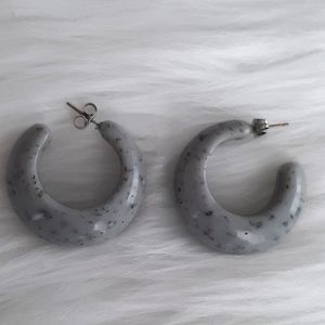 GREY HOOPS EARRINGS
